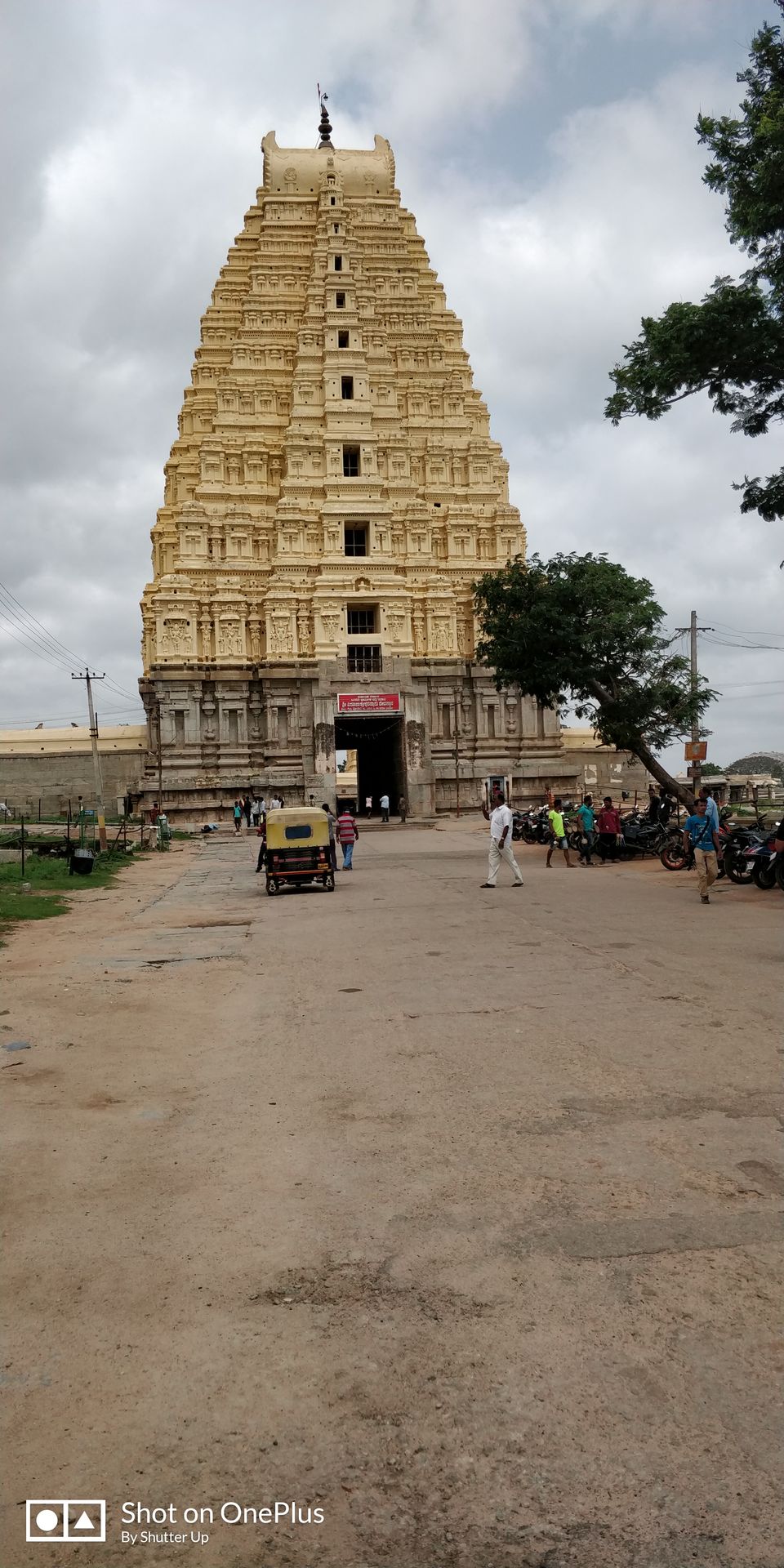 Photo of Virupaksha Temple East Gopura, Hampi, Karnataka, India by Ayushi Gupta