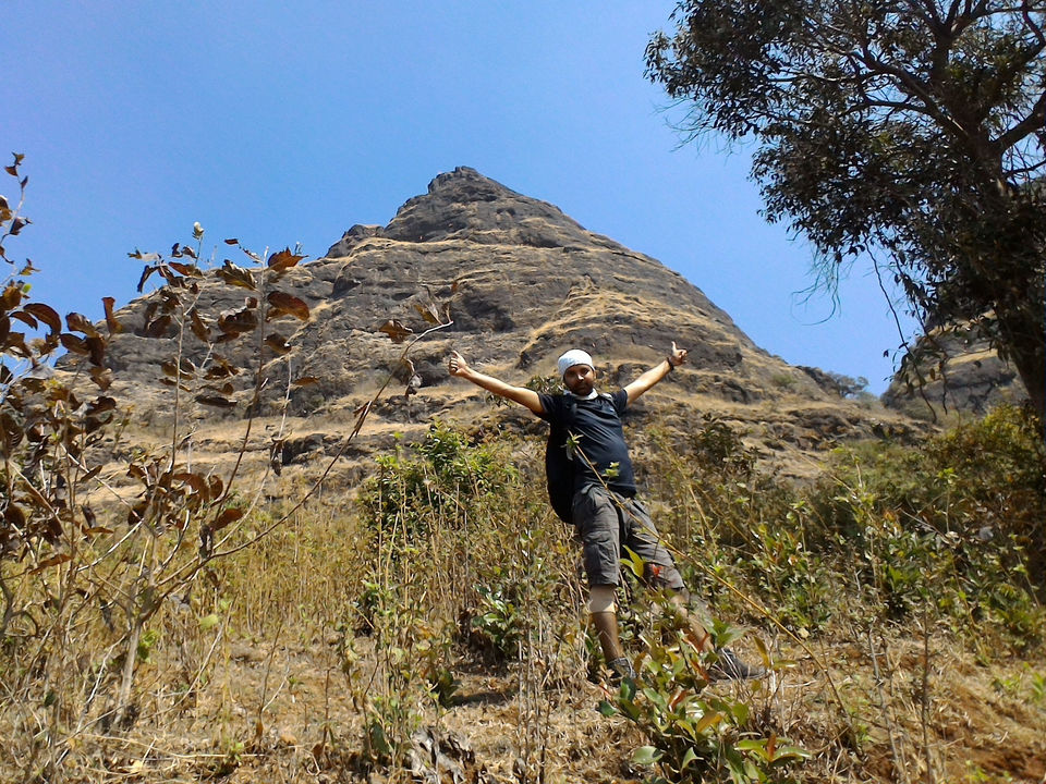 Photo of Pinnacle Of Kalavantin Durg 18/37 by ExploGraphr