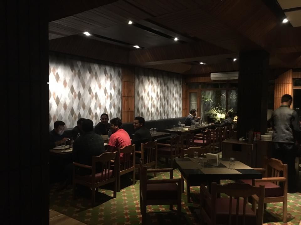 Photo of Ahdoos Hotel, Srinagar by Anuj Tikku