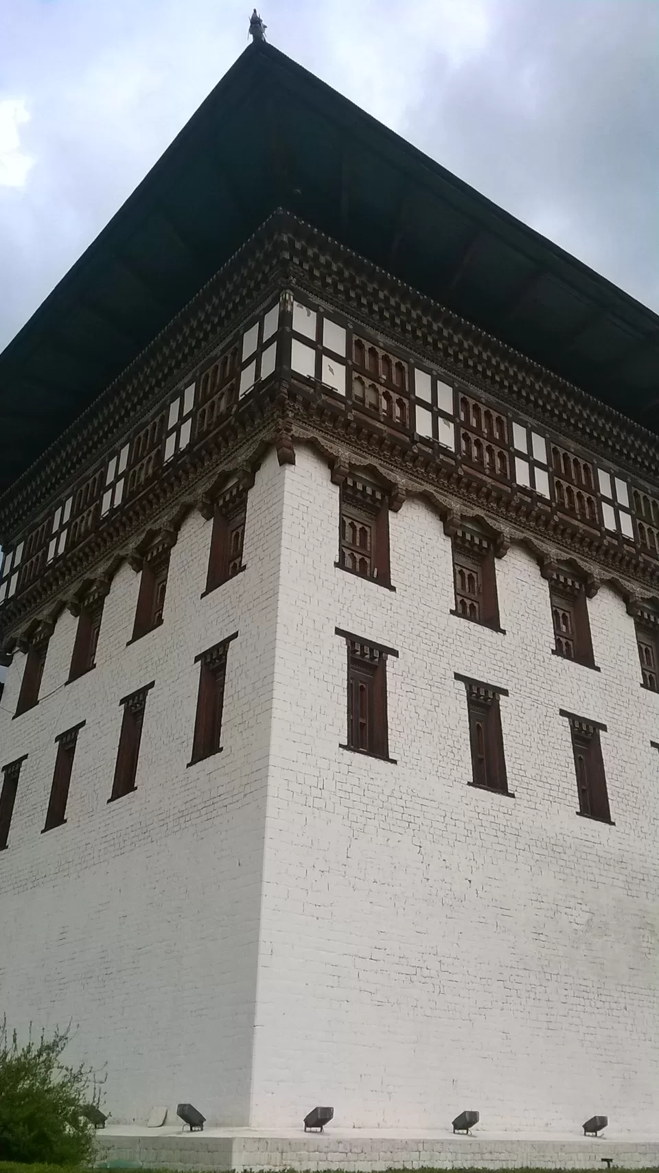 Photo of Tashichho Dzong, Chhagchhen Lam, Thimphu, Bhutan by K. Dave