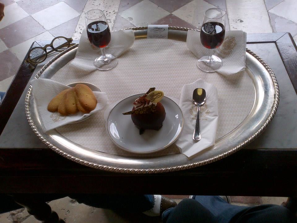 Photo of Caffè Florian, Place Saint-Marc, Venise, Italie by matea ilieva