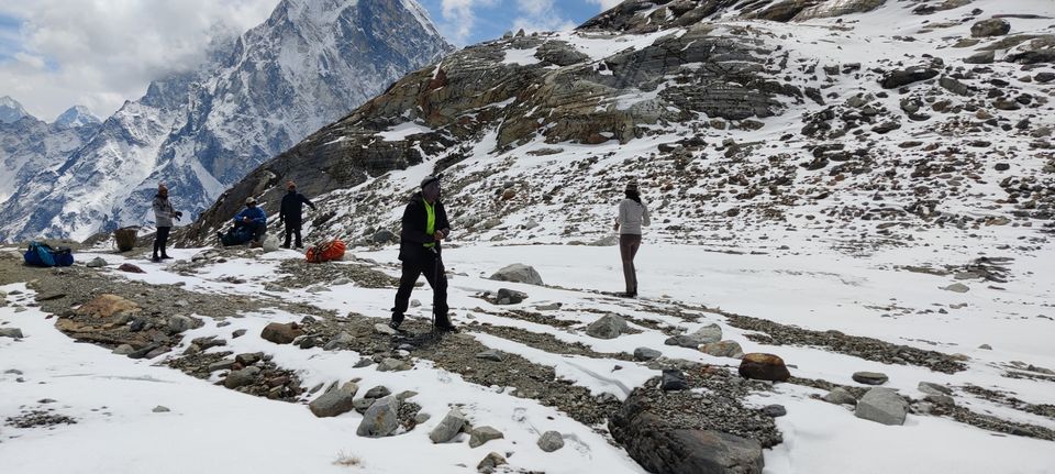 Photo of सिर्फ 15000 भारतीय रुपयों में किया एवरेस्ट बेस कैम्प ट्रेक l by Pankaj Mehta Traveller