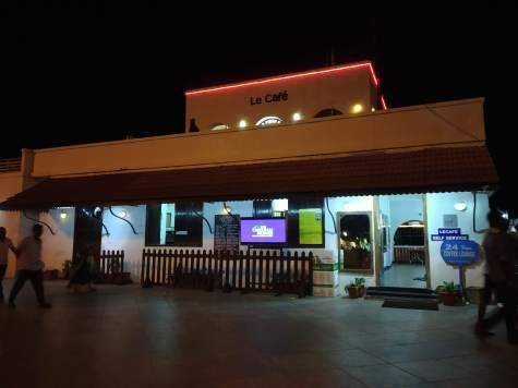 Photo of Le Cafe, Goubert Avenue, Near Gandhi Statue, White Town, Pondicherry, Puducherry, India by harsha raisinghani