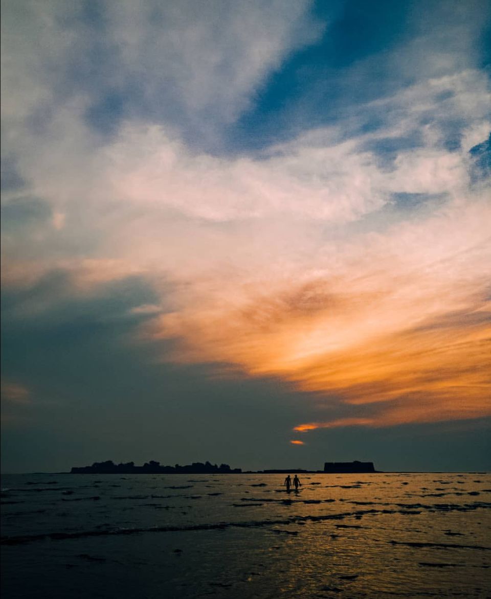 Photo of Alibaug - frolic in the sea by Amit Tarai
