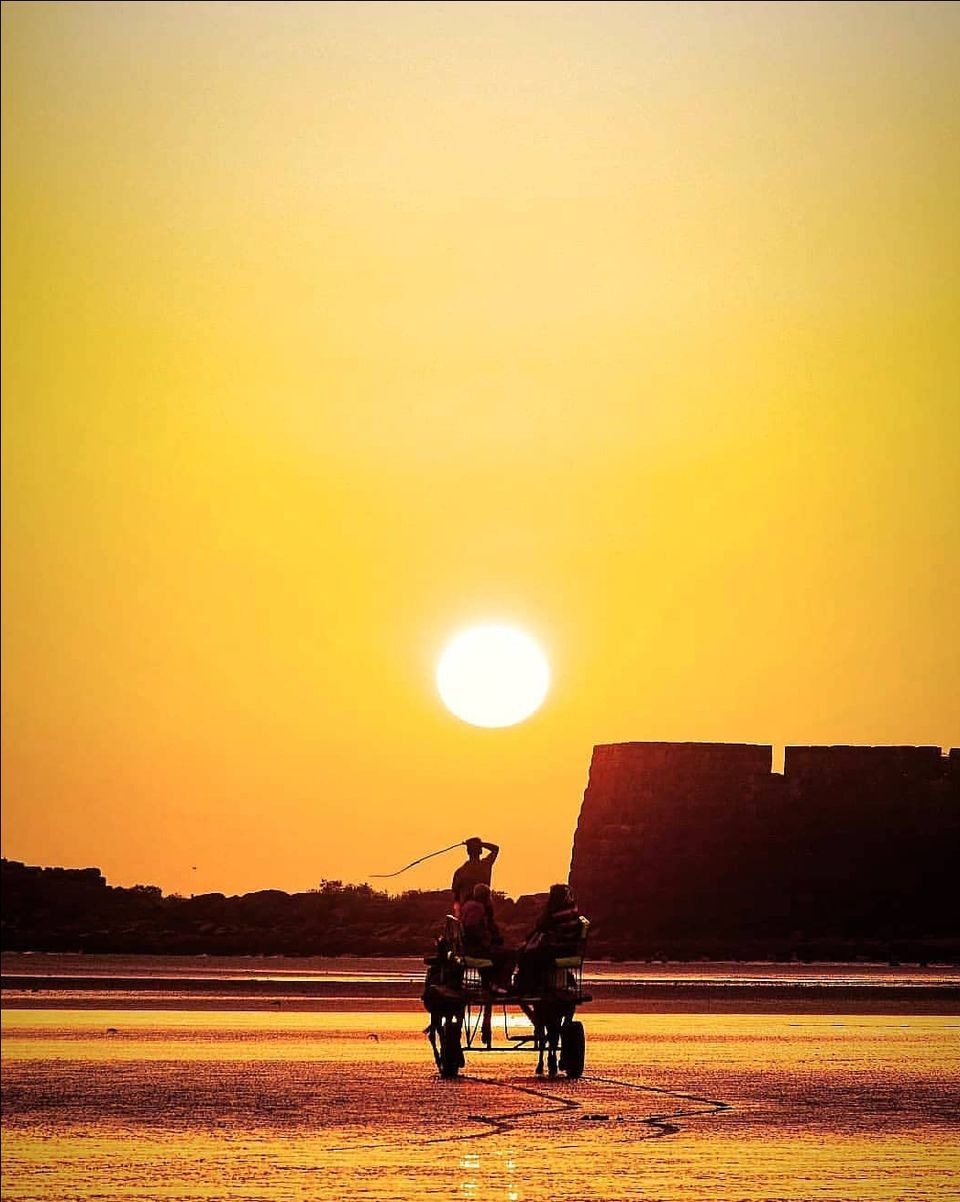 Photo of Alibaug - frolic in the sea by Amit Tarai