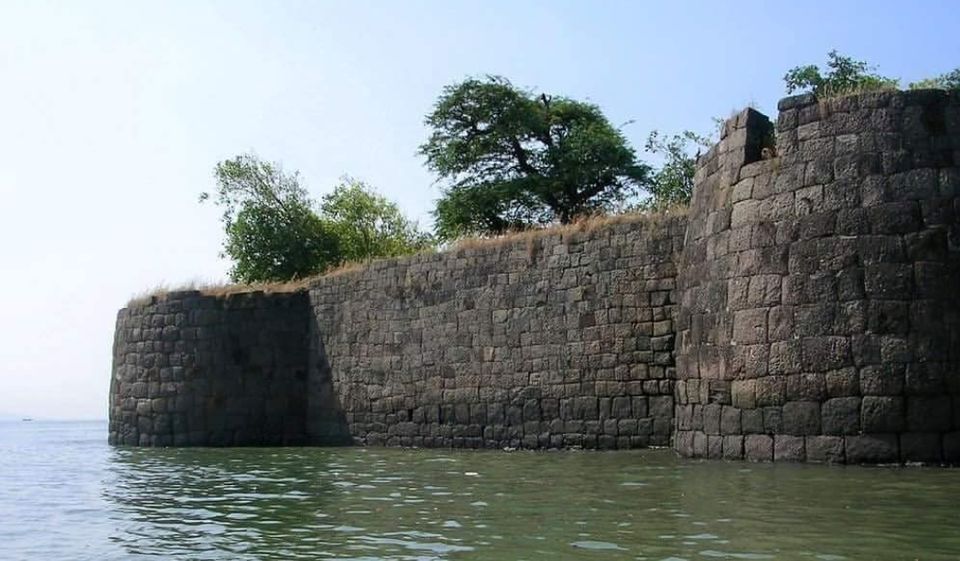 Photo of Alibaug - frolic in the sea by Amit Tarai