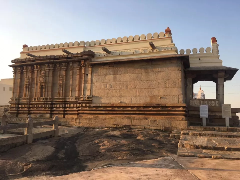 Photo of Shravanabelagola Temple, Jinnenahalli, Karnataka, India by Purvesh Jain