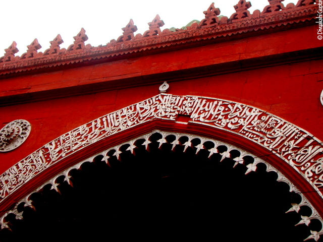 Photo of Hazrat Nizamuddin Aulia Dargah, Nizamuddin, Nizammudin West Slum, Nizamuddin West, New Delhi, Delhi, India by Divyakshi Gupta