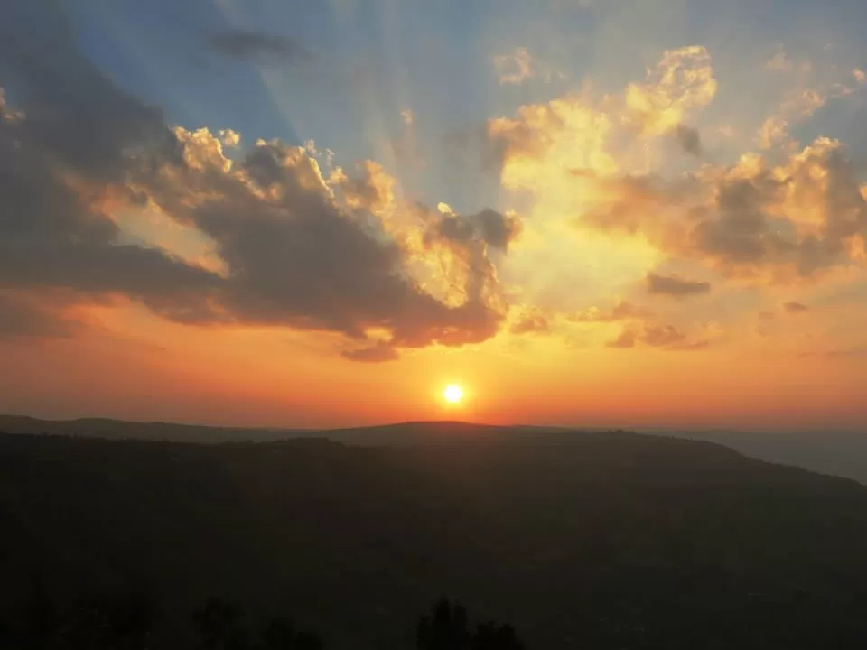 Photo of Sydney Point, Panchgani, Maharashtra, India by Priti Gupta