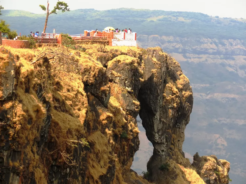 Photo of Kates Point Parking Lot, Golewadi, Maharashtra, India by Priti Gupta