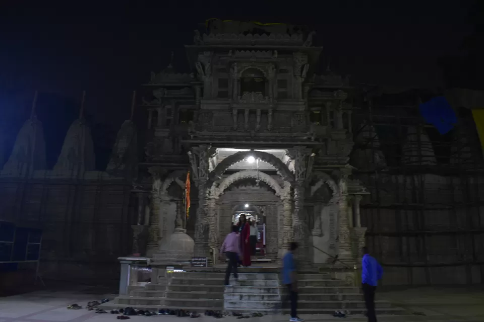 Photo of hathee singh jain temple, Manipur, Gujarat, India by Devashree Ashara
