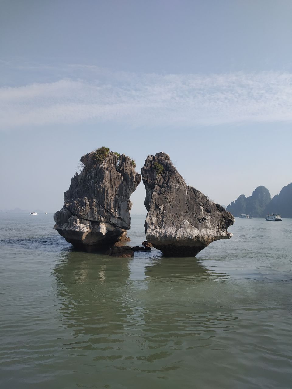 Photo of Ha Long Bay, Hà Phong, Hạ Long, Quảng Ninh, Vietnam by Trisha Singhal