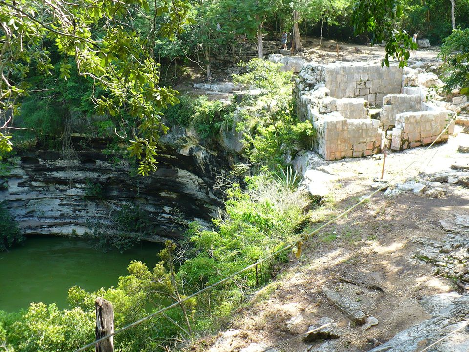 Photo of Exploring the Mayan Ruins at Chichen Itza 2/2 by Actiontourguide