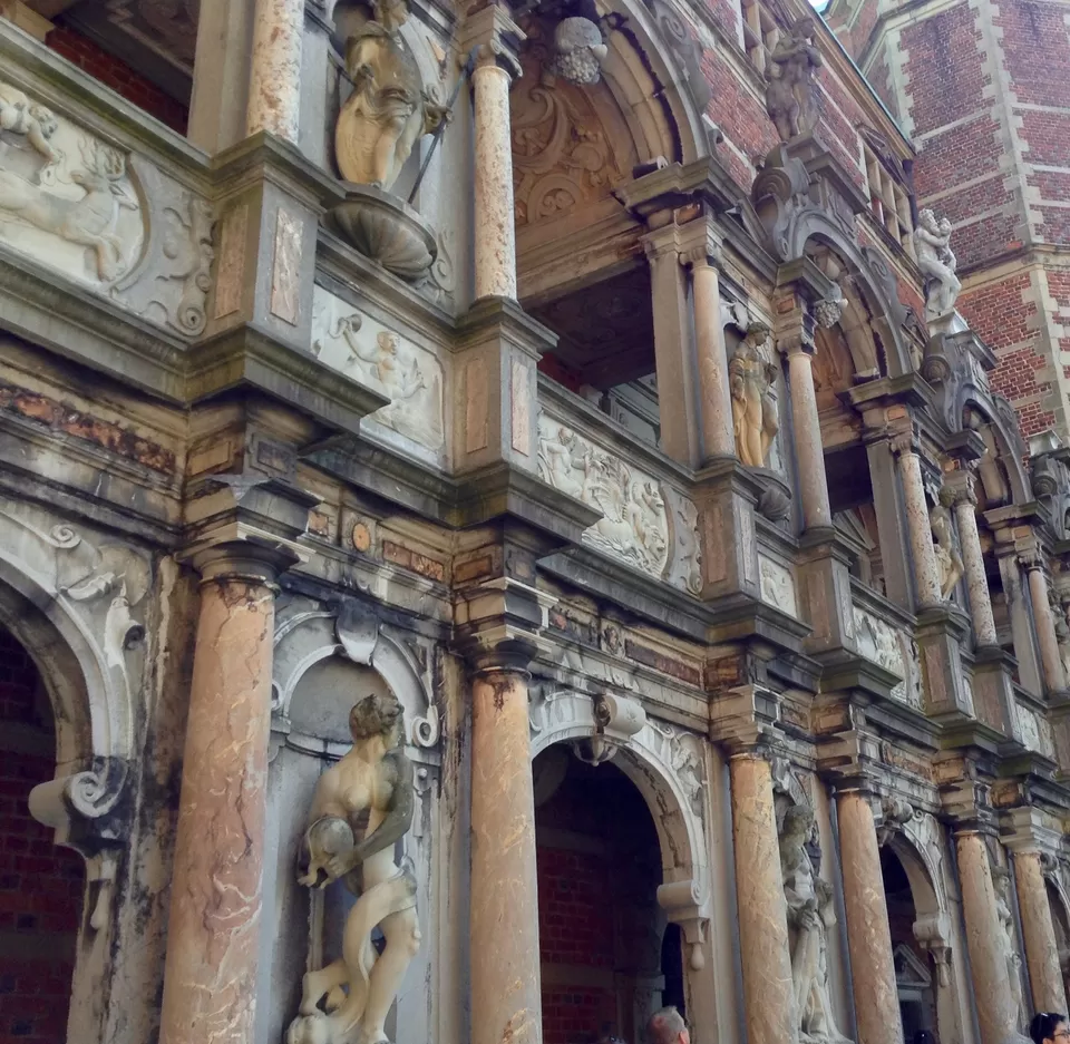 Photo of Frederiksborg Slot, Rendelæggerbakken, Hillerød, Denmark by Eve Ha