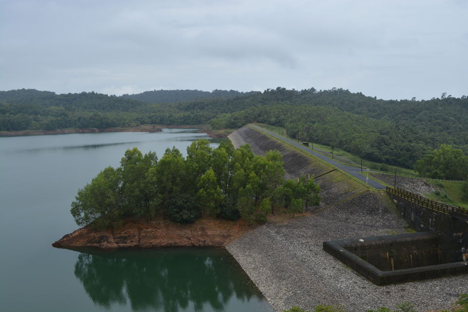 Photo of Majestic Malenadu (1) - Hulikal Ghat, Savehaklu & Chakra Dam 8/18 by Vighnaraj Bhat