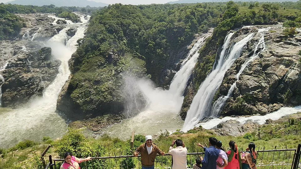 Photo of Barachukki Waterfalls, Chamarajnagar, Karnataka, India by Shrinivas Deshmukh