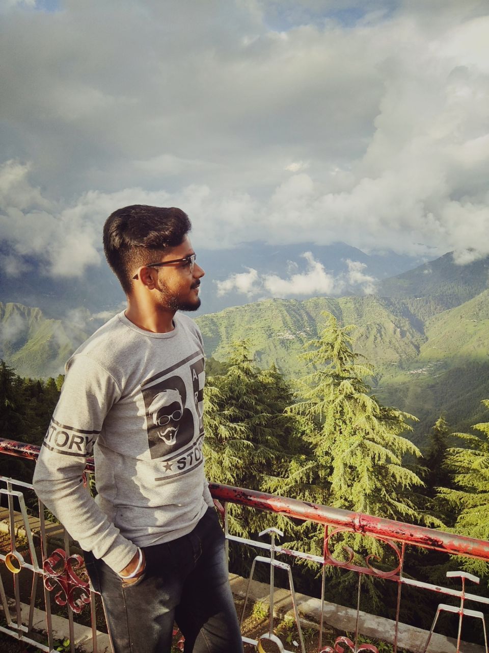 Photo of Mussoorie, Uttarakhand, India by nirmit singhal