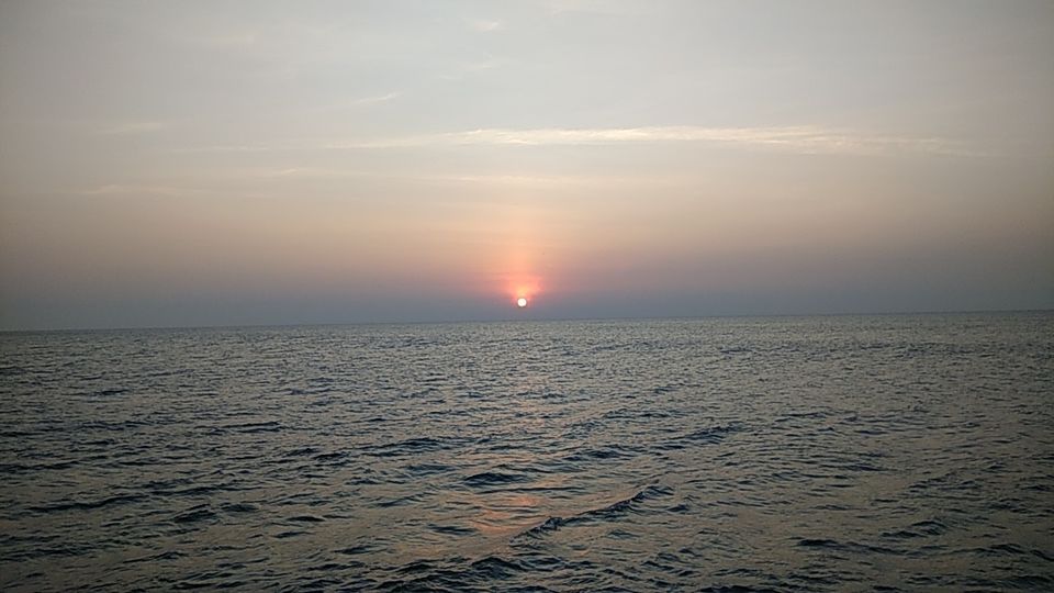 Photo of Kanyakumari Sunrise View, Kanyakumari, Tamil Nadu, India by Saivivek Kalivemula