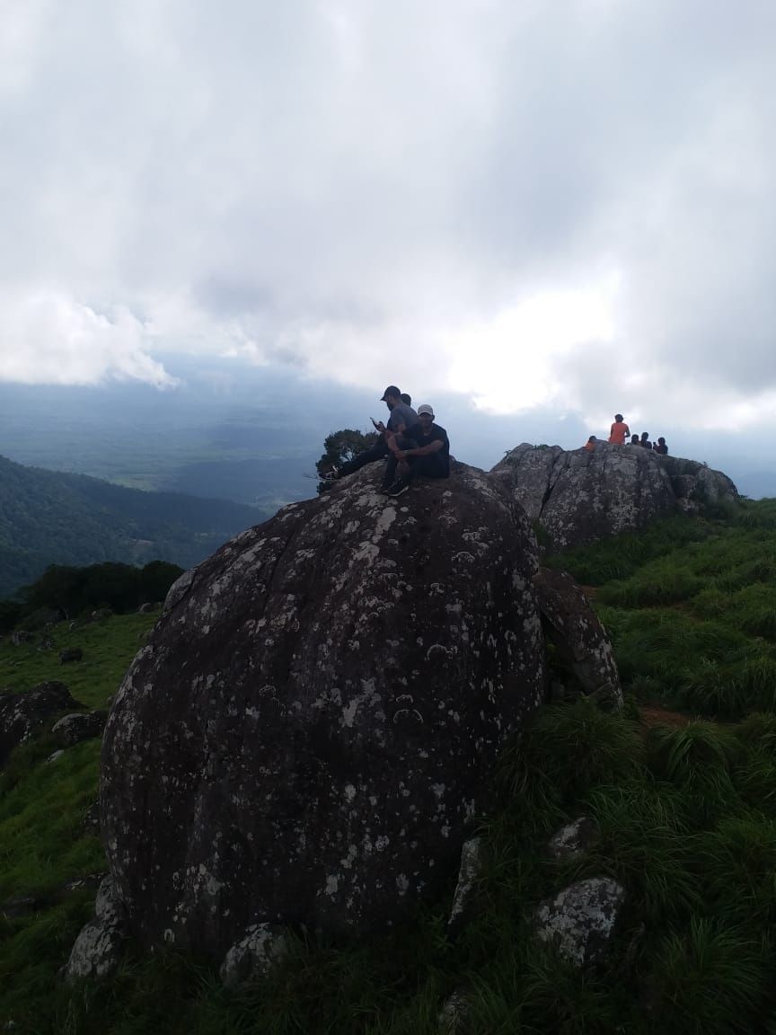 Photo of Enchanting Ponmudi Hills of Kerela by Saivivek Kalivemula