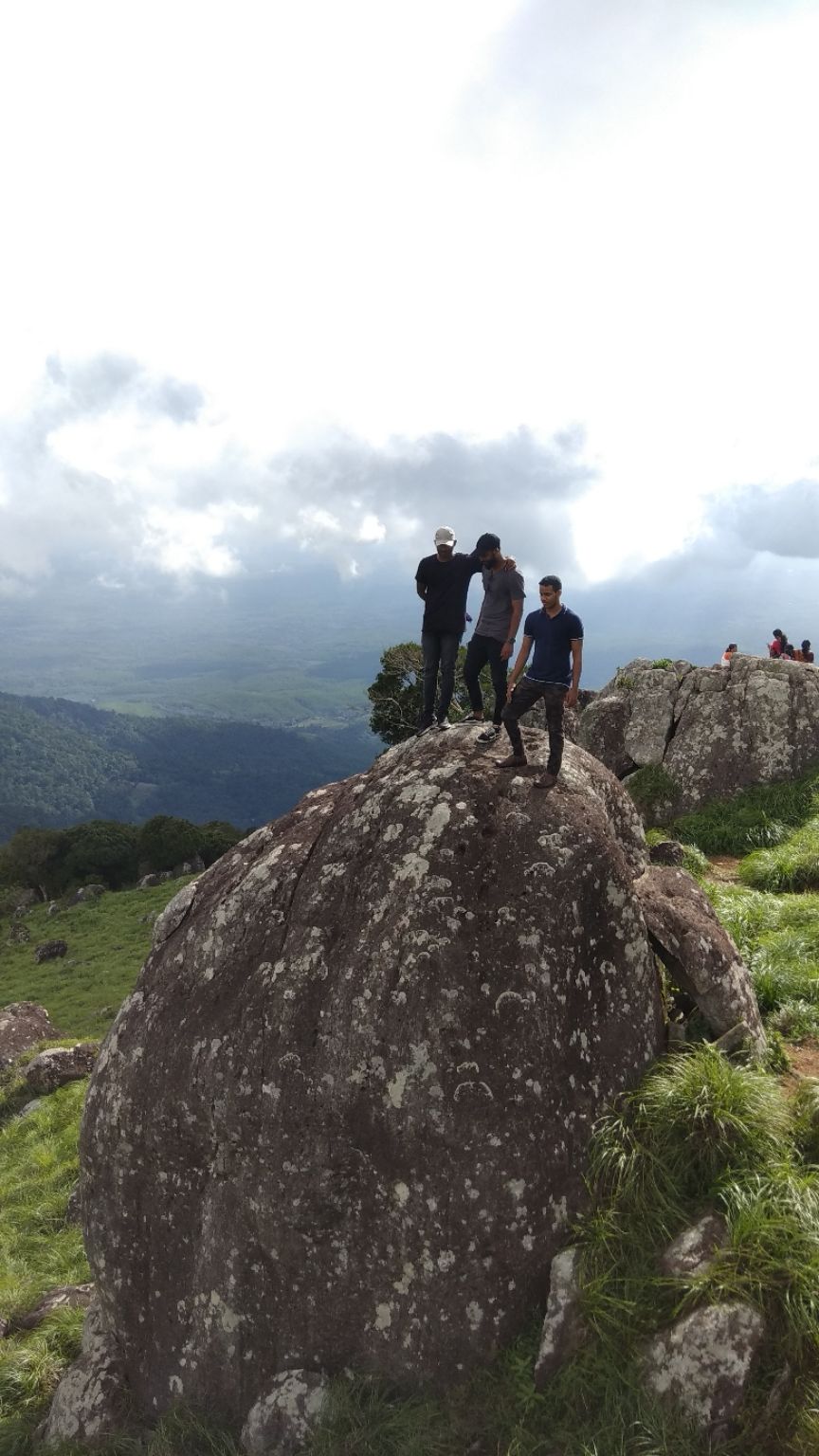 Photo of Enchanting Ponmudi Hills of Kerela by Saivivek Kalivemula