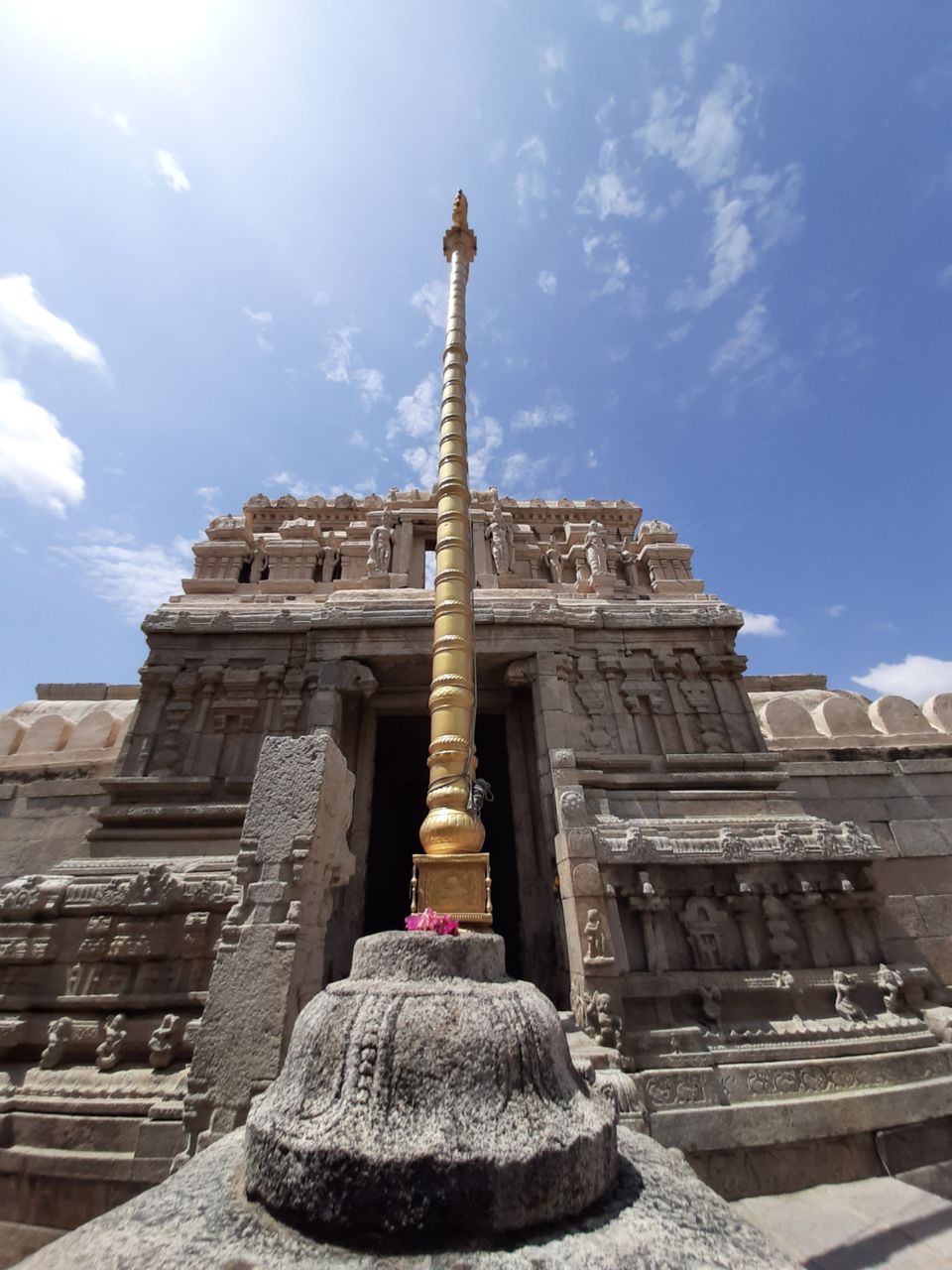 Photo of Lepakshi Nandi and historical Veerabhadra Temple by Saivivek Kalivemula