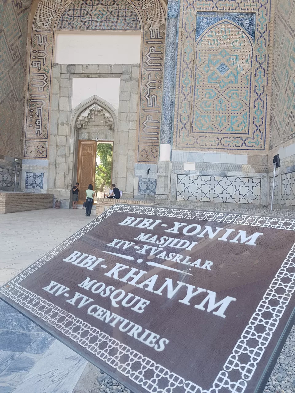 Photo of Bibi-Khanym Mosque Биби Хонум Масжиди, Bibikhonim Street, Samarkand, Uzbekistan by Peripatetic_ss