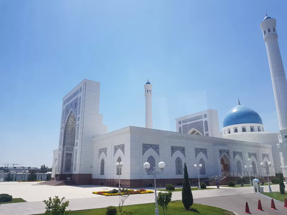Photo of White Mosque, Tashkent, Uzbekistan by Peripatetic_ss