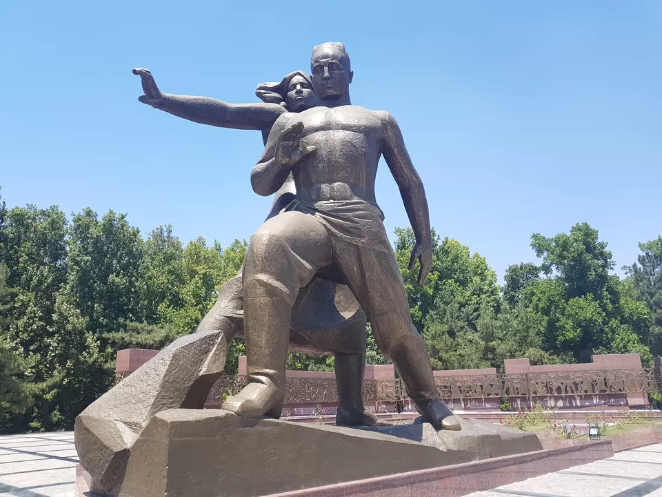 Photo of Monument of Courage, Sharaf Rashidov Avenue, Tashkent, Uzbekistan by Peripatetic_ss