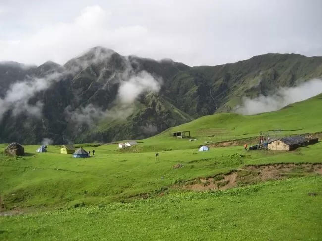 Photo of Dayara Bugyal, Taknaur Renge, Uttarakhand, India by Sreshti Verma
