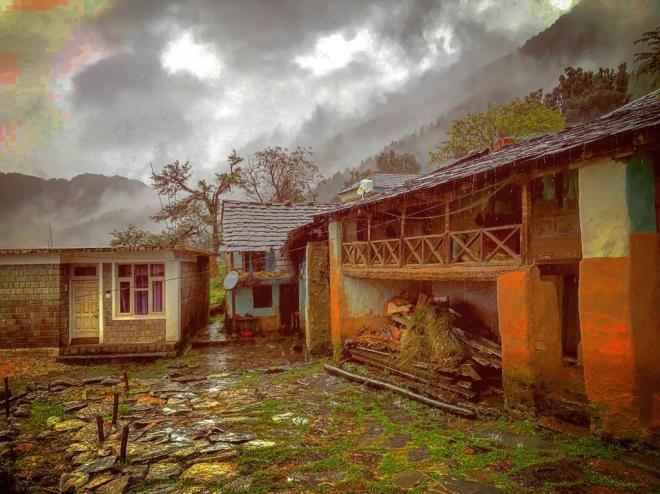 Photo of The Time When I Was Happily Stranded in This Heaven in Kangra Valley Called Kareri by Akanksha Siwach. Tales of The Hidden Trails