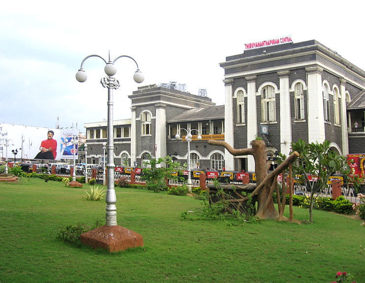 Photo of Thiruvananthapuram Central, Thampanoor Junction, Chalai Bazaar, Chalai, Thiruvananthapuram, Kerala, India by Kabira Speaking