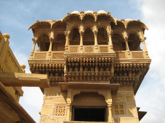 Photo of जैसलमेर ट्रैवल गाइड: राजस्थान की सुनहरी नगरी की यात्रा से जुड़े सारे सवालों के जवाब मिलेंगे यहाँ! by Tripoto