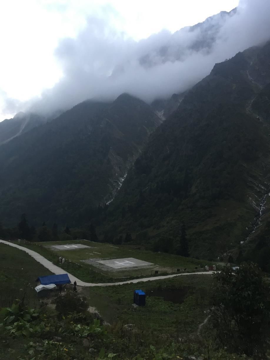 Photo of वैली ऑफ फ्लावर्स ट्रेक: उत्तराखंड में फूलों की घाटी की सैर by लफंगा परिंदा