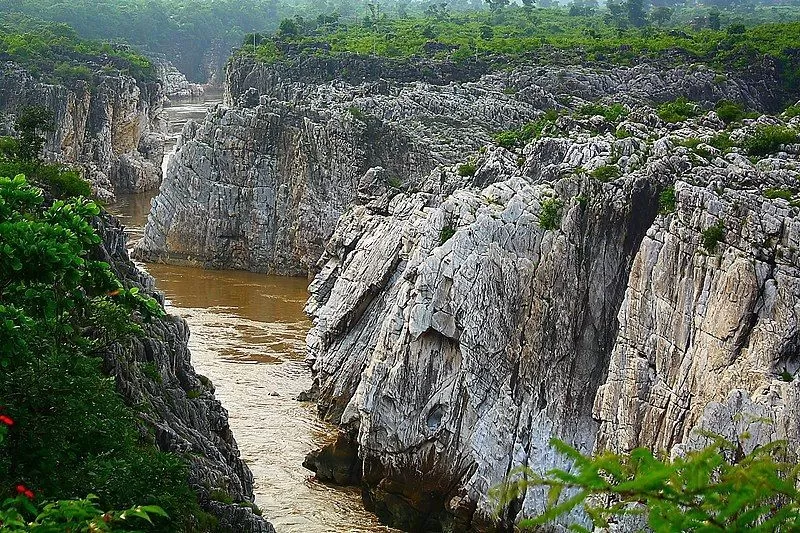 Photo of संगमरमर रॉक्स, Madhya Pradesh, India by ट्रिप अड्डा