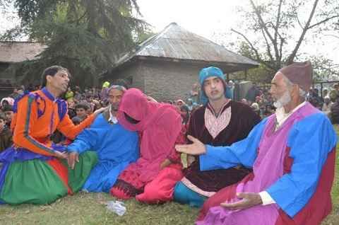Photo of असली भारत को जानना है तो करो यहाँ के गाँव का सफर by लफंगा परिंदा