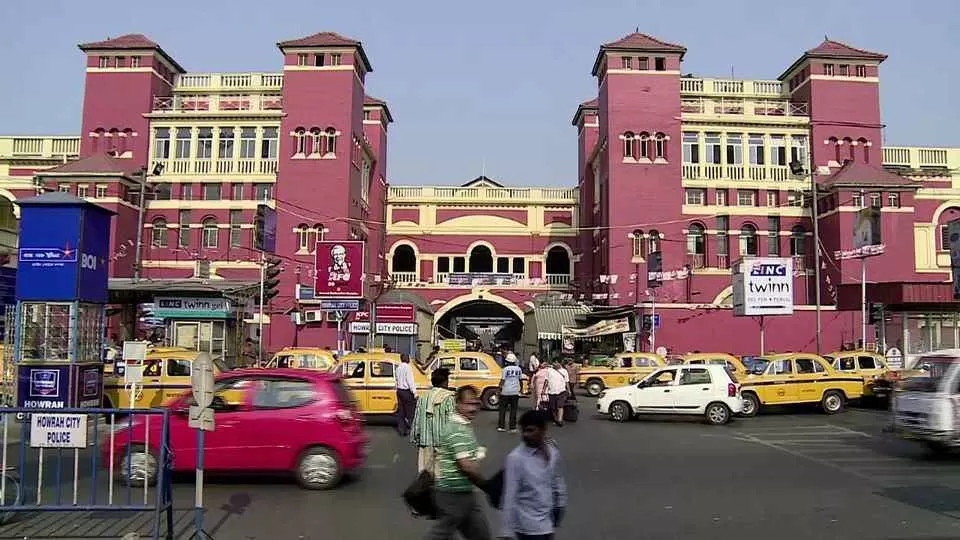 Photo of हावड़ा रेलवे स्टेशन, Howrah, West Bengal, India by Kabira Speaking