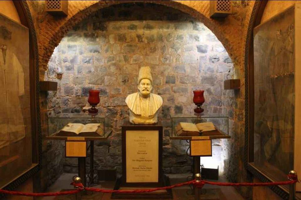 Photo of मिर्जा ग़ालिब से एक मुलाकात (Ghalib Ki Haveli - बल्लीमारान की तफ़रीह) by Kapil Kumar