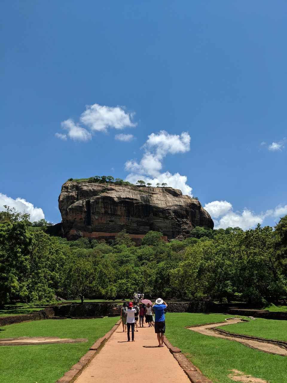 Photo of श्रीलंका की 10 दिन की बजट यात्रा, लोकल बस और ट्रेन ने बनाया सफर मज़ेदार! by Manglam Bhaarat