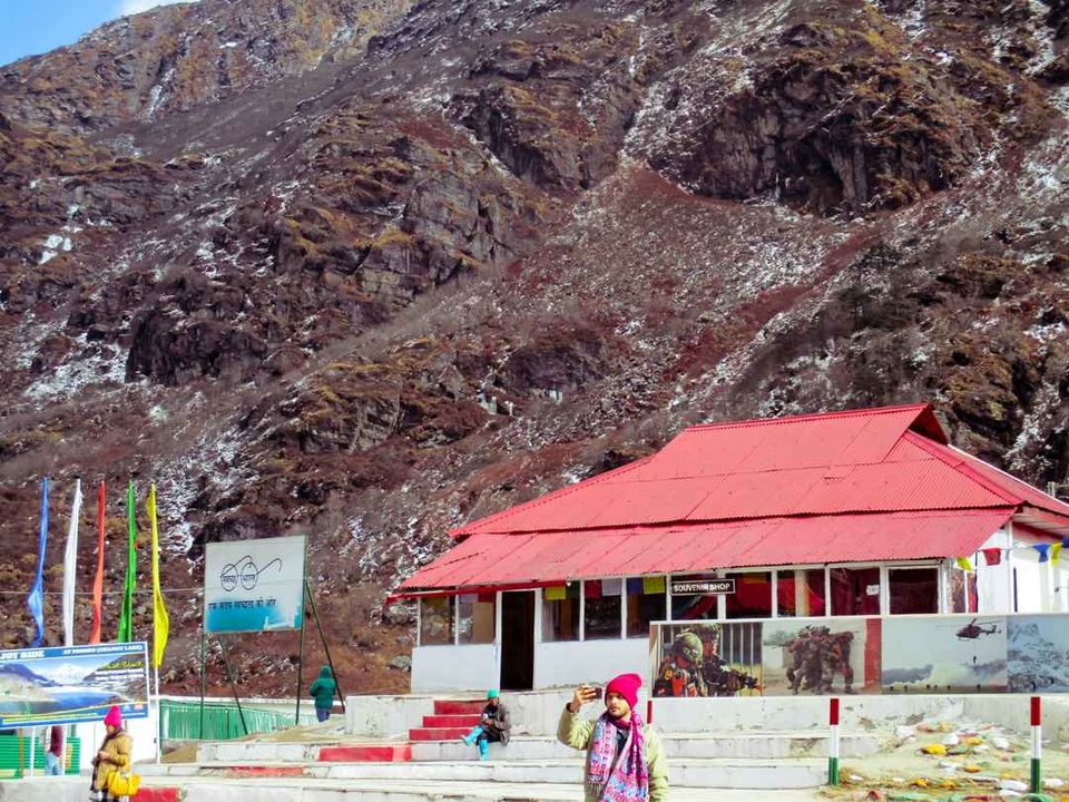 Photo of बाबा हरभजन सिंह: इस शहीद सैनिक की आत्मा आज भी करती है देश की रक्षा by Aakash Kumar
