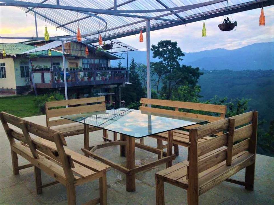 Photo of ऊँचे पहाड़, झील और चाय के बागानों के बीच बना ये होमस्टे सुकून के पल बिताने के लिए बेस्ट है! by Rishabh Dev