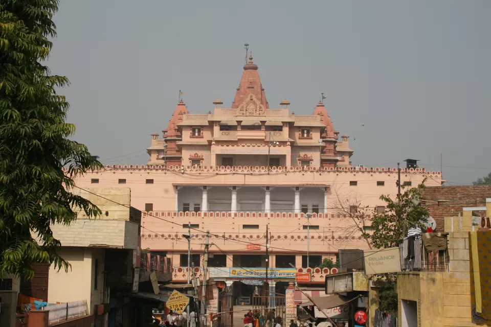 Photo of श्री कृष्ण जन्मभुमि मंदिर, Janam Bhumi, Mathura, Uttar Pradesh, India by Bhawna Sati