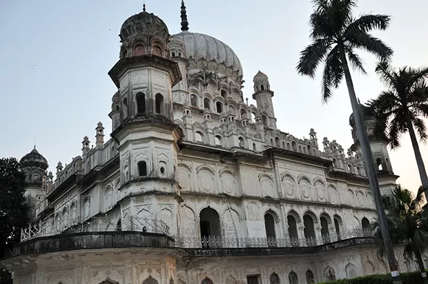 Photo of बहू बेगम का मकबरा, Maqbara Fatehganj Road, Murawantola, Ram Nagar, Faizabad, Uttar Pradesh, India by Bhawna Sati