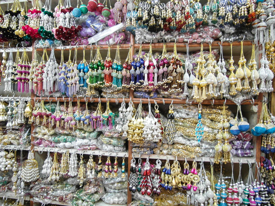 Photo of पुरानी दिल्ली में शॉपिंग का खज़ाना: कहाँ से क्या खरीदें? 2/8 by Manju Dahiya