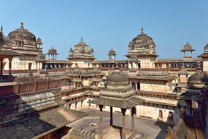 Photo of हिंदुस्तान के दिल का सफर: मध्य प्रदेश में ऐसे बिताएँ शानदार छुट्टियाँ by Bhawna Sati