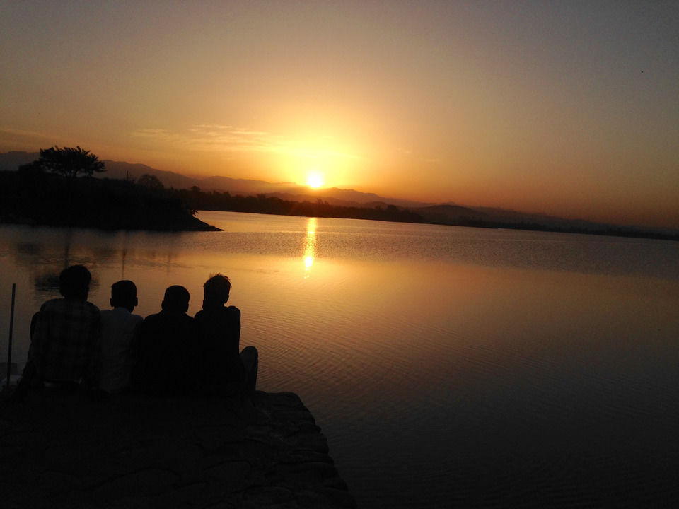 Photo of Sukhna Lake, Sector 1, Chandigarh, India by Meghna