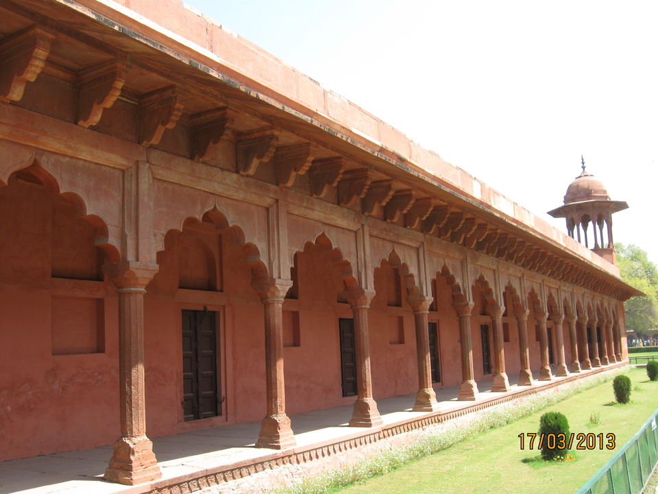 Photo of Agra - Tajmahal - P2 8/10 by Prasath C S