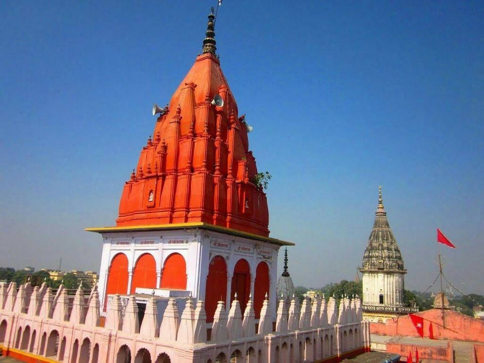 Photo of Hanuman Garhi from where Lord Hanuman guard's Ayodhya!! by PRANATI KAMANI