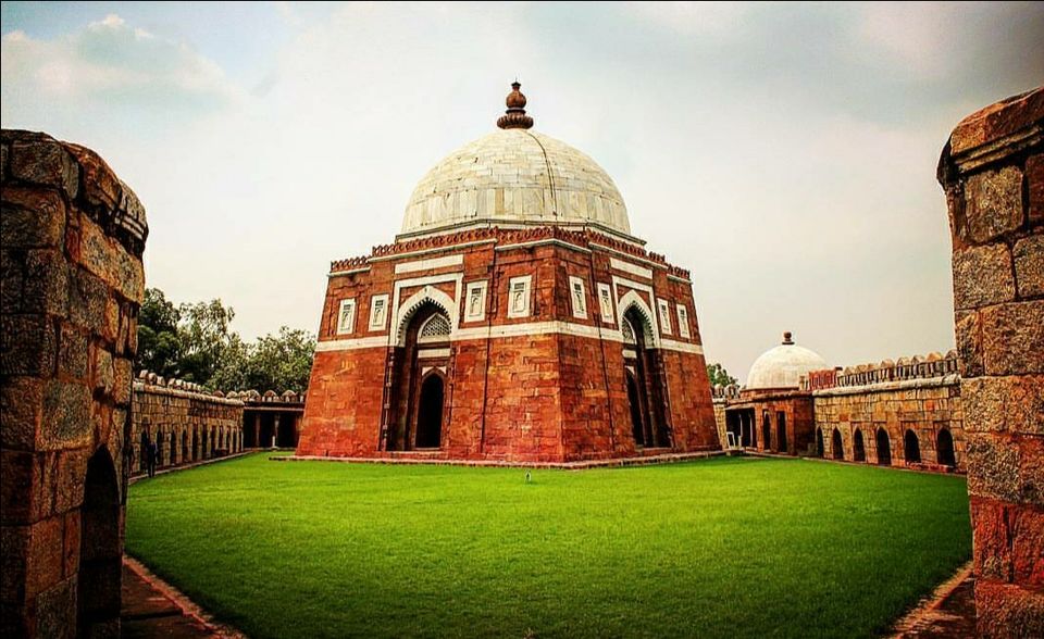 Photo of Day at TUGHLAKABAD FORT , DELHI by Luv Kalra