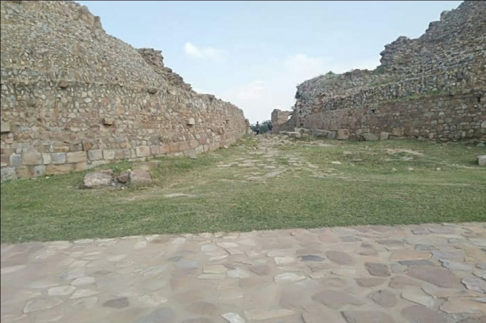 Photo of Day at TUGHLAKABAD FORT , DELHI by Luv Kalra