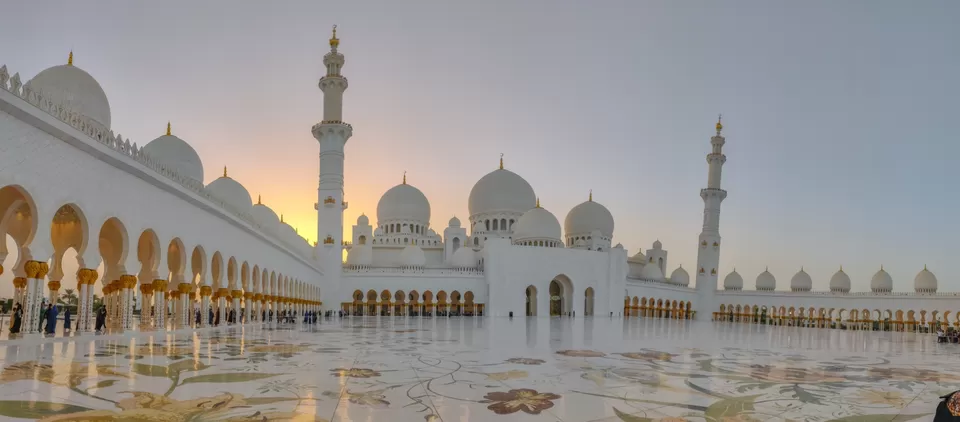 Photo of Sheikh Zayed Mosque - Abu Dhabi - United Arab Emirates By Nishant Gill